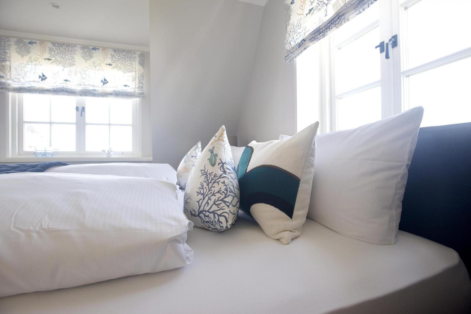 Neu! Ferienhaus Litj Horsa Hoog - Luxus, Lage, Leichtigkeit Mit Wellenrauschen In Wenningstedt Sylt Экстерьер фото